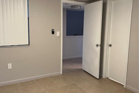 Condominio en alquiler en Oakland Park, Florida, 2 dormitorios, 92.16 m2 № 2056607 - foto 22