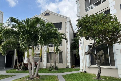 Condominio en alquiler en Oakland Park, Florida, 2 dormitorios, 92.16 m2 № 2056607 - foto 2