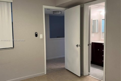 Condominio en alquiler en Oakland Park, Florida, 2 dormitorios, 92.16 m2 № 2056607 - foto 23