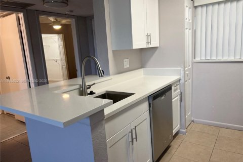Condominio en Oakland Park, Florida, 2 dormitorios  № 2056607
