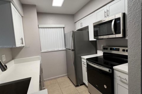 Condominio en alquiler en Oakland Park, Florida, 2 dormitorios, 92.16 m2 № 2056607 - foto 5
