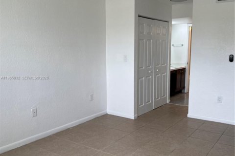 Condominio en alquiler en Oakland Park, Florida, 2 dormitorios, 92.16 m2 № 2056607 - foto 10