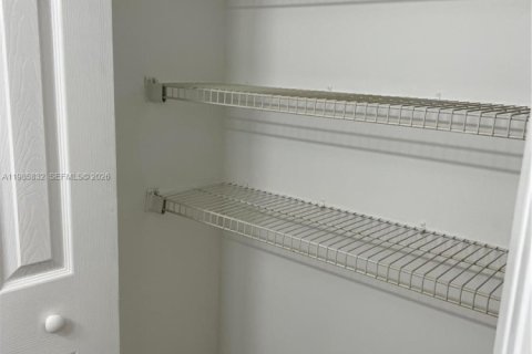 Condominio en alquiler en Oakland Park, Florida, 2 dormitorios, 92.16 m2 № 2056607 - foto 14