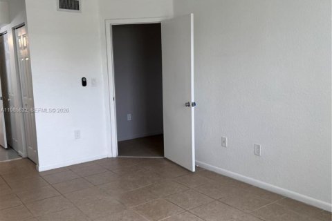 Condominio en alquiler en Oakland Park, Florida, 2 dormitorios, 92.16 m2 № 2056607 - foto 9