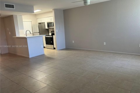 Condominio en alquiler en Oakland Park, Florida, 2 dormitorios, 92.16 m2 № 2056607 - foto 7