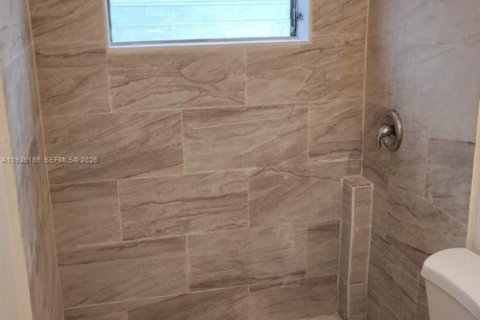 House in Pompano Beach, Florida 2 bedrooms, 66.89 sq.m. № 1994442 - photo 8