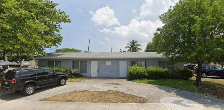 House in Pompano Beach, Florida 2 bedrooms, 66.89 sq.m. № 1994442