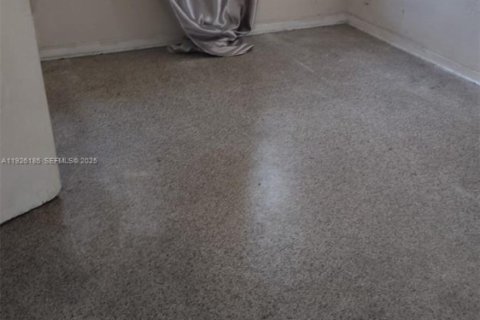 House in Pompano Beach, Florida 2 bedrooms, 66.89 sq.m. № 1994442 - photo 5