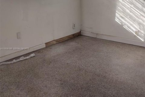 House in Pompano Beach, Florida 2 bedrooms, 66.89 sq.m. № 1994442 - photo 4