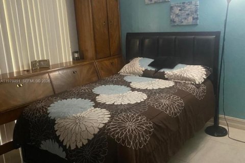 Condominio en alquiler en Lauderhill, Florida, 2 dormitorios, 101.54 m2 № 2079378 - foto 3