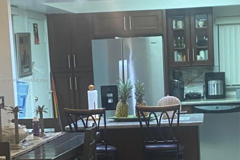 Condo à Lauderhill, Floride, 2 chambres  № 2079378