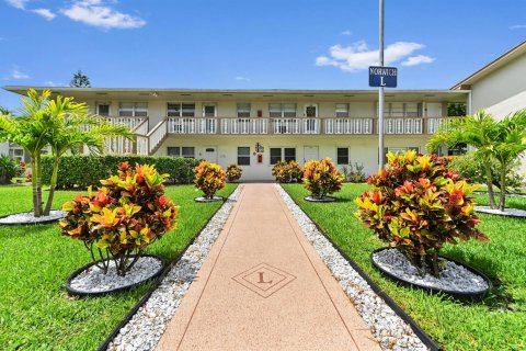 Condominio en West Palm Beach, Florida, 1 dormitorio № 2171499