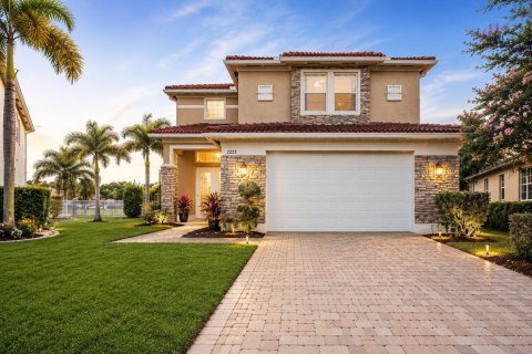 House in Port St. Lucie, Florida 3 bedrooms, 232.53 sq.m. № 2089495 - photo 2