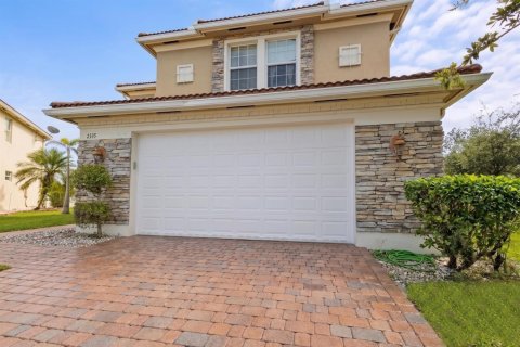 House in Port St. Lucie, Florida 3 bedrooms, 232.53 sq.m. № 2089495 - photo 5