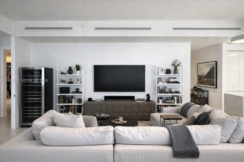 Condo in Miami Beach, Florida, 1 bedroom  № 2052111 - photo 3