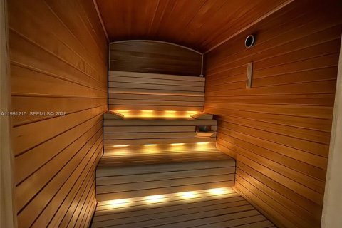 Condo in Miami Beach, Florida, 1 bedroom  № 2052111 - photo 16