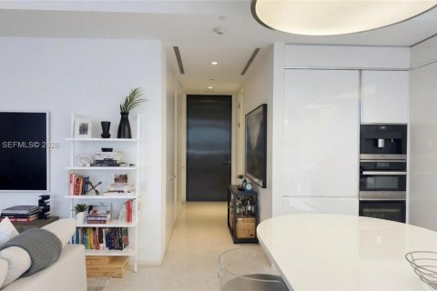 Condo in Miami Beach, Florida, 1 bedroom  № 2052111 - photo 5