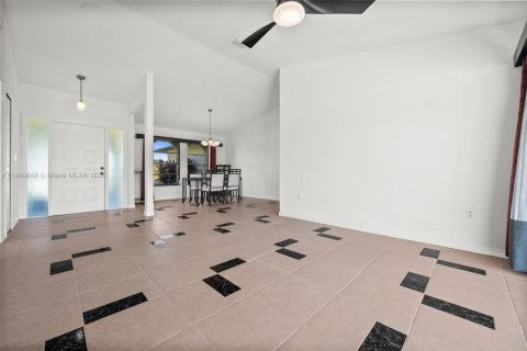 Купить виллу или дом в Кейп-Корал, Флорида 3 комнаты, 173.82м2, № 1951802 - фото 12