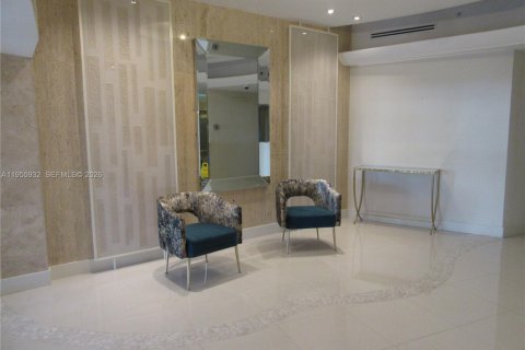 Condominio en alquiler en Miami, Florida, 1 dormitorio, 76.37 m2 № 2010795 - foto 7