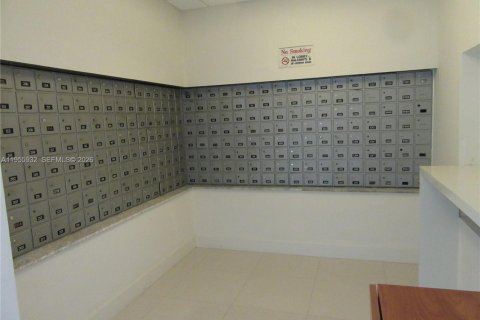 Condominio en alquiler en Miami, Florida, 1 dormitorio, 76.37 m2 № 2010795 - foto 14