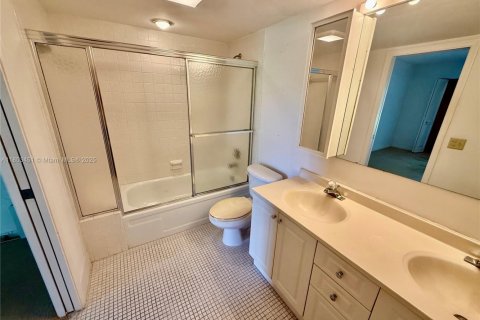 Condo in Coconut Creek, Florida, 2 bedrooms  № 1689149 - photo 4