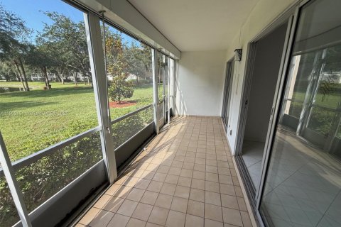 Condo in Coconut Creek, Florida, 2 bedrooms  № 1689149 - photo 6