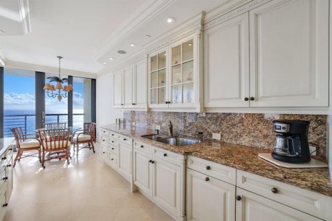 Condo in Highland Beach, Florida, 3 bedrooms  № 2395484 - photo 12