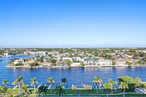 Condo in Highland Beach, Florida, 3 bedrooms  № 2395484 - photo 8