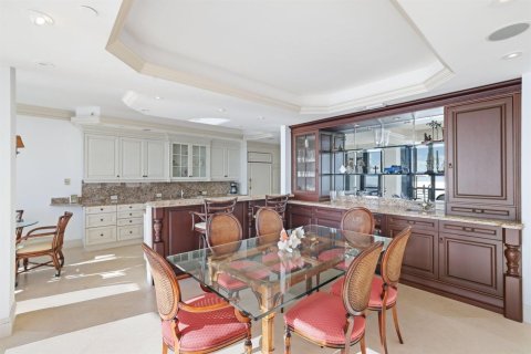 Condo in Highland Beach, Florida, 3 bedrooms  № 2395484 - photo 21