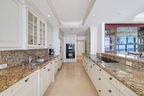 Condo in Highland Beach, Florida, 3 bedrooms  № 2395484 - photo 15