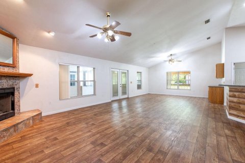 Villa ou maison à vendre à Lake Butler, Floride: 3 chambres, 246.01 m2 № 2354800 - photo 8