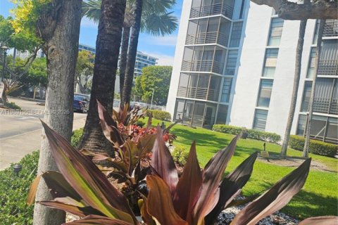 Купить кондоминиум в Авентура, Флорида 2 спальни, 92.34м2, № 2051658 - фото 14