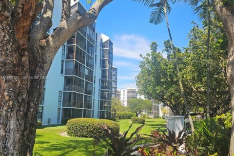 Купить кондоминиум в Авентура, Флорида 2 спальни, 92.34м2, № 2051658 - фото 12