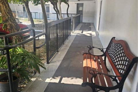 Купить кондоминиум в Авентура, Флорида 2 спальни, 92.34м2, № 2051658 - фото 24