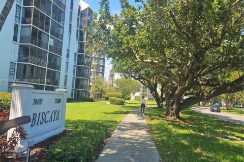 Купить кондоминиум в Авентура, Флорида 2 спальни, 92.34м2, № 2051658 - фото 11