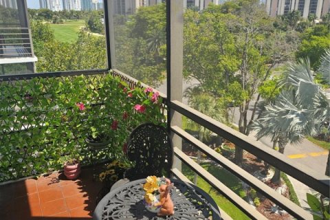 Купить кондоминиум в Авентура, Флорида 2 спальни, 92.34м2, № 2051658 - фото 2