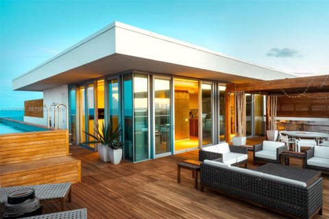 Снять в аренду кондоминиум в Майами-Бич, Флорида 4 спальни, 465.53м2, № 2041469 - фото 27