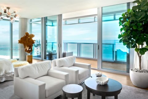 Снять в аренду кондоминиум в Майами-Бич, Флорида 4 спальни, 465.53м2, № 2041469 - фото 10