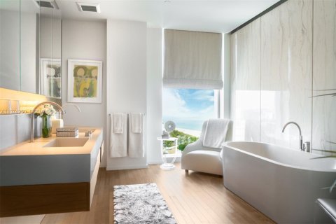 Снять в аренду кондоминиум в Майами-Бич, Флорида 4 спальни, 465.53м2, № 2041469 - фото 12