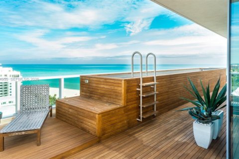 Снять в аренду кондоминиум в Майами-Бич, Флорида 4 спальни, 465.53м2, № 2041469 - фото 26