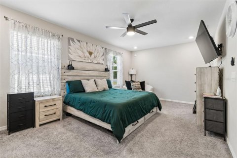 House in Lakeland, Florida 5 bedrooms, 289.86 sq.m. № 2133607 - photo 16