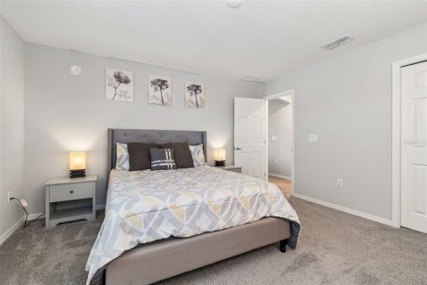 House in Lakeland, Florida 5 bedrooms, 289.86 sq.m. № 2133607 - photo 28