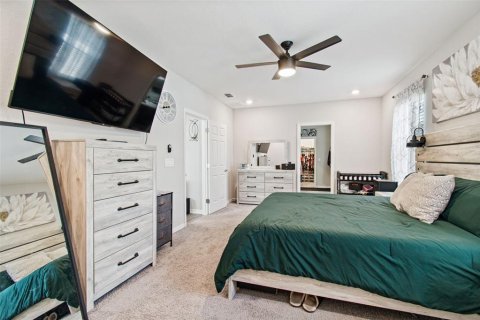 House in Lakeland, Florida 5 bedrooms, 289.86 sq.m. № 2133607 - photo 17