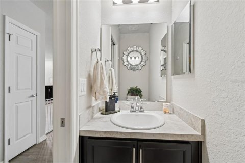 House in Lakeland, Florida 5 bedrooms, 289.86 sq.m. № 2133607 - photo 10