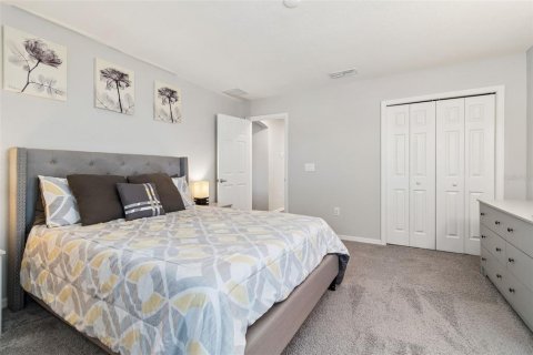 House in Lakeland, Florida 5 bedrooms, 289.86 sq.m. № 2133607 - photo 27