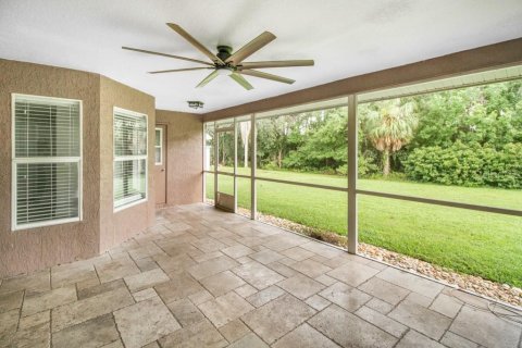 Villa ou maison à vendre à Land O' Lakes, Floride: 3 chambres, 174.19 m2 № 2355675 - photo 12