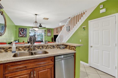 Touwnhouse à vendre à Lauderhill, Floride: 3 chambres, 190.45 m2 № 1896110 - photo 7