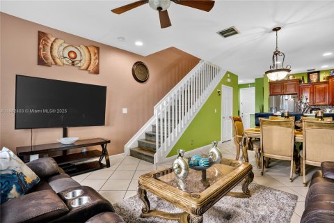 Touwnhouse à vendre à Lauderhill, Floride: 3 chambres, 190.45 m2 № 1896110 - photo 15