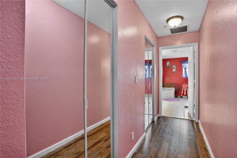 Touwnhouse à vendre à Lauderhill, Floride: 3 chambres, 190.45 m2 № 1896110 - photo 21