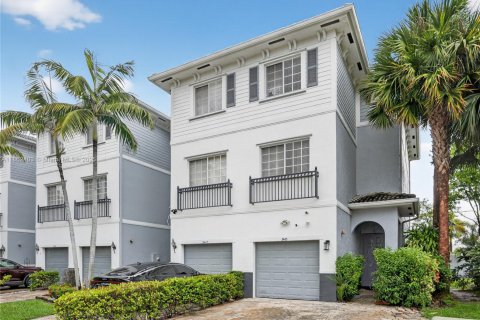 Touwnhouse à vendre à Lauderhill, Floride: 3 chambres, 190.45 m2 № 1896110 - photo 1